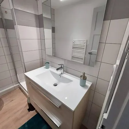 Апартаменты Appartemement F2 Refait A Neuf Hyper Centre