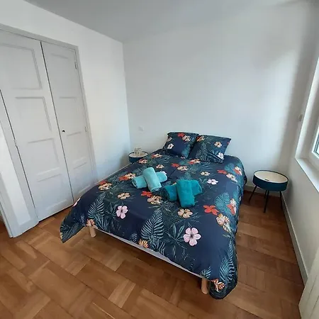 Апартаменты Appartemement F2 Refait A Neuf Hyper Centre Кутанс