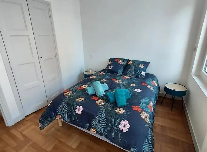 Апартаменты Appartemement F2 Refait A Neuf Hyper Centre Кутанс